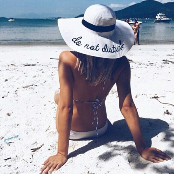 Do Not Disturb Floppy Beach Hat - Picture 6 of 8